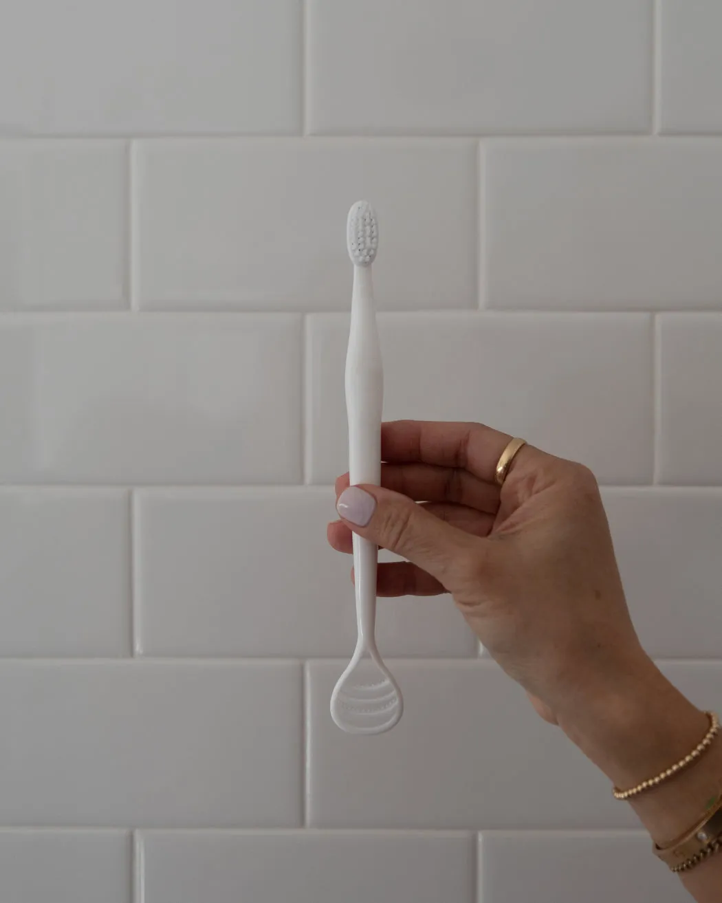Toothbrushes with tongue cleaner (5)